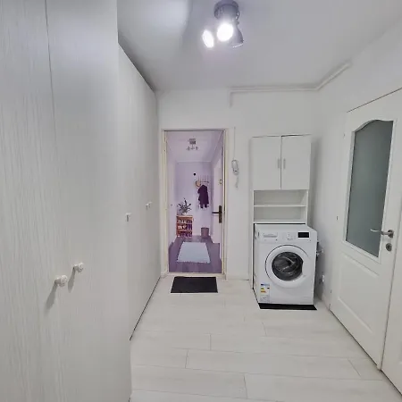 Apartament Aviatiei Near Caramfil Street *