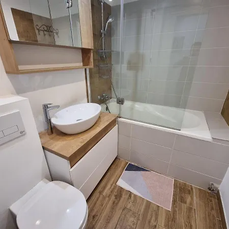 Aviatiei Near Caramfil Street Bucureşti