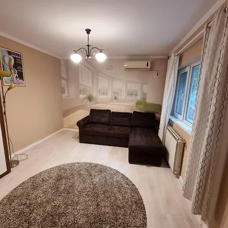 Aviatiei Near Caramfil Street * Bucureşti